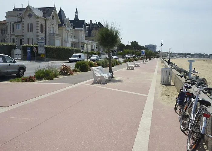 - Vue Pour Cet Face A La - Grande Conche *